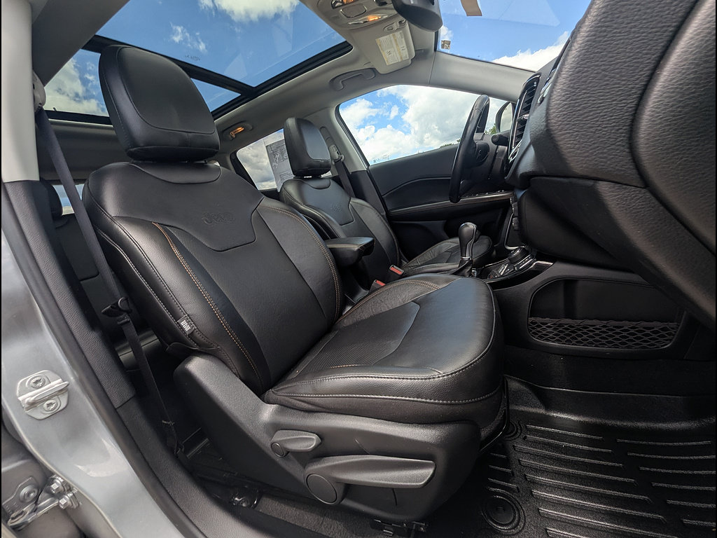 Used 2021 Jeep Compass Limited w/ Sun and Sound Group AWD/4WD image 19