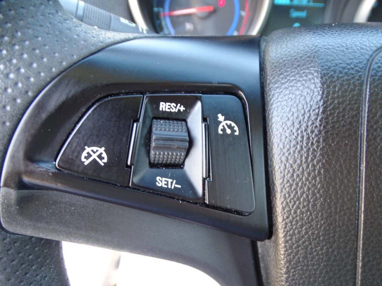 Used 2016 Chevrolet Cruze Limited LT FWD image 13