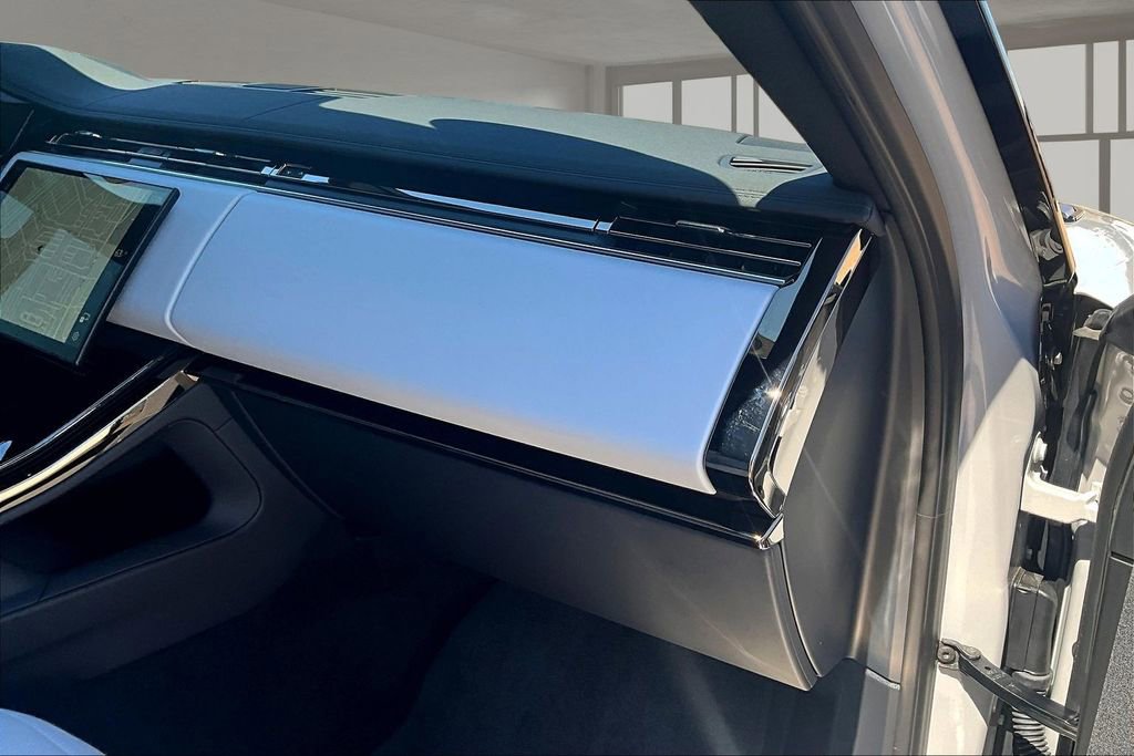 Used 2026 Land Rover Range Rover Sport SE image 16