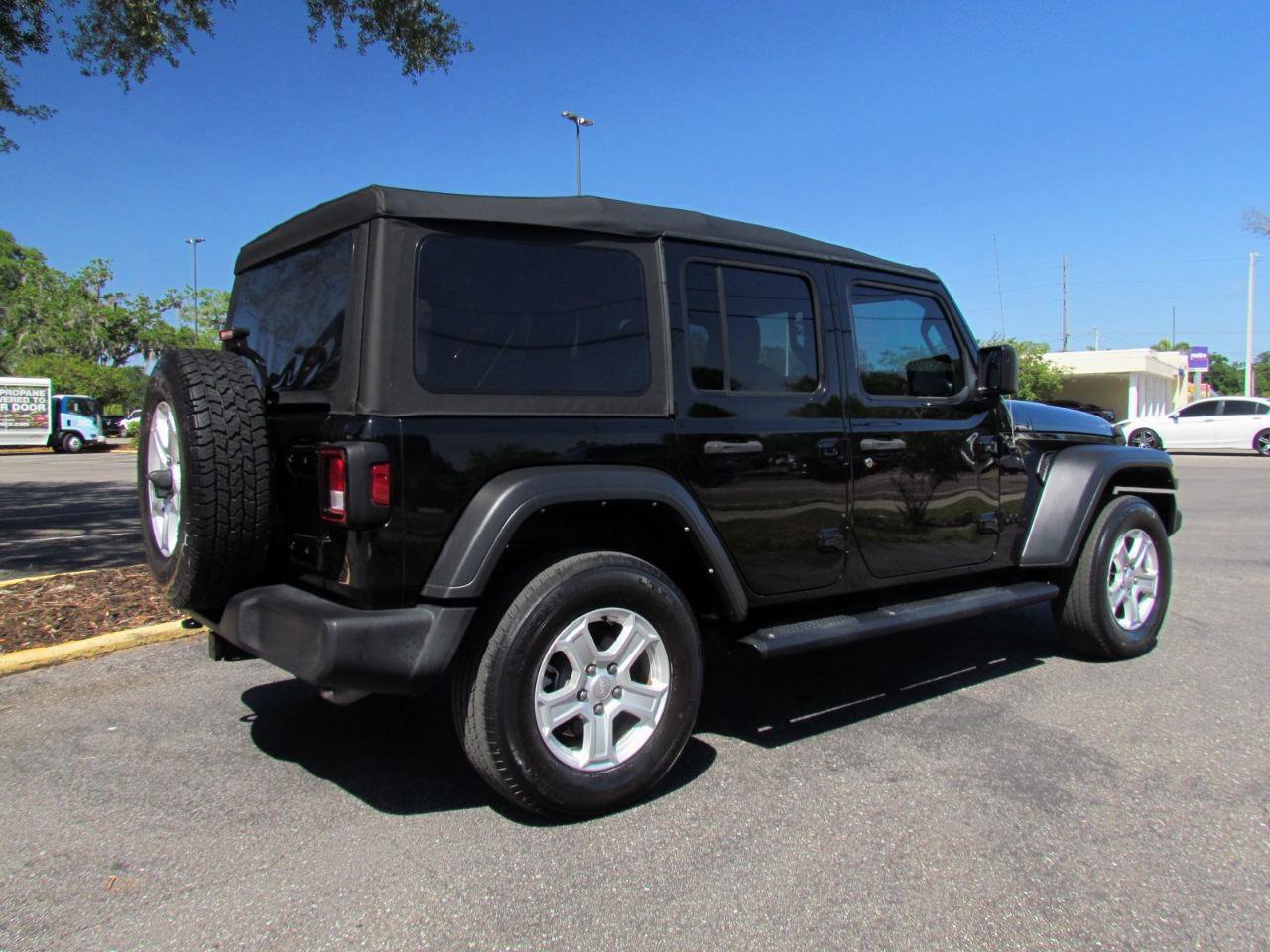 Used 2022 Jeep Wrangler Unlimited Sport AWD/4WD image 11