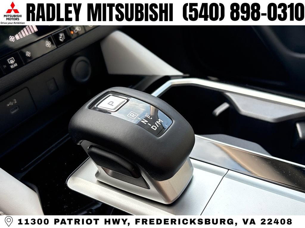 New 2026 Mitsubishi Outlander SE FWD image 11