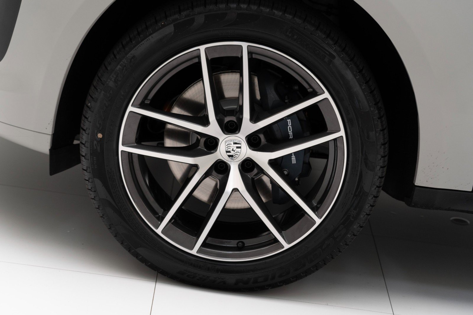 New 2025 Porsche Macan image 11