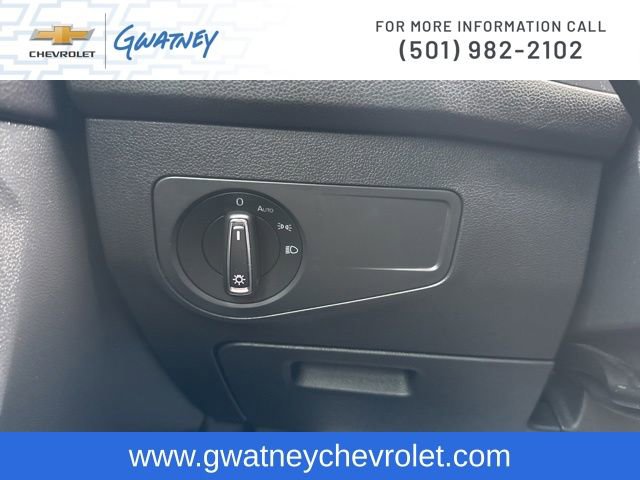Used 2018 Volkswagen Tiguan SE AWD/4WD image 19