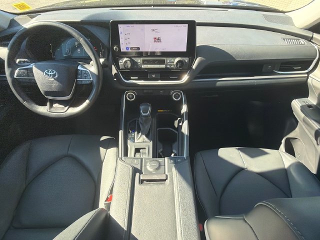Used 2024 Toyota Grand Highlander AWD Hybrid image 13