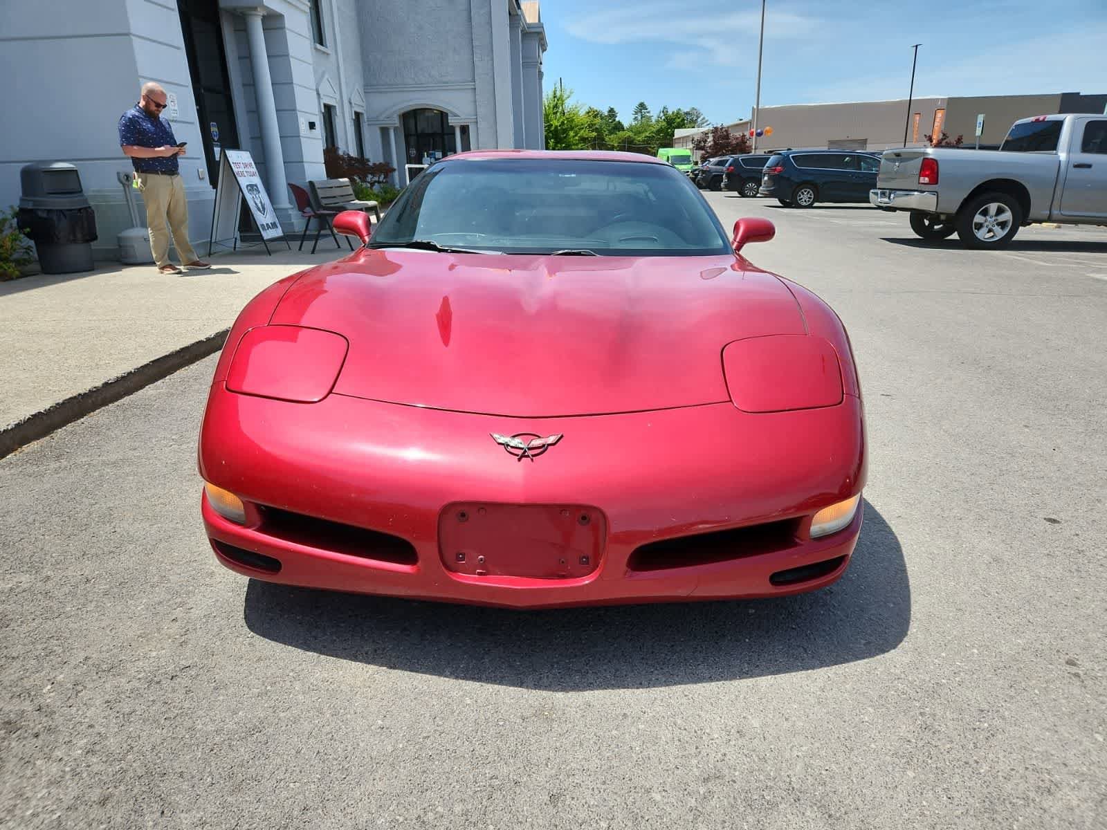 Used 2001 Chevrolet Corvette Coupe w/ Preferred Equipment Group2 RWD image 8