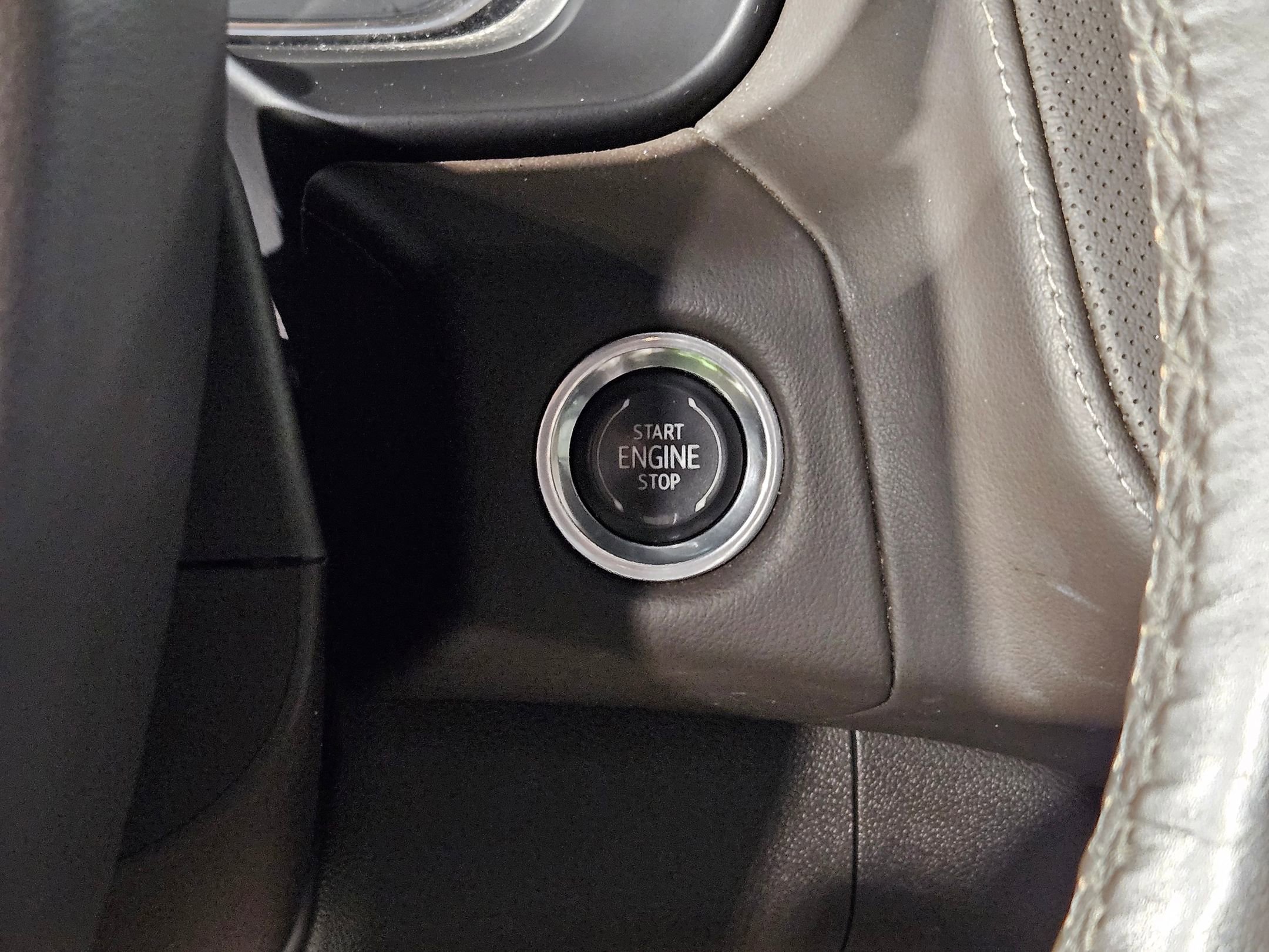 Used 2021 GMC Yukon SLT w/ SLT Luxury Package image 34