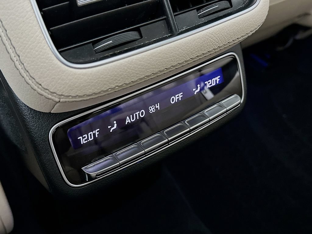 Used 2025 Mercedes-Benz GLS 450 4MATIC image 27