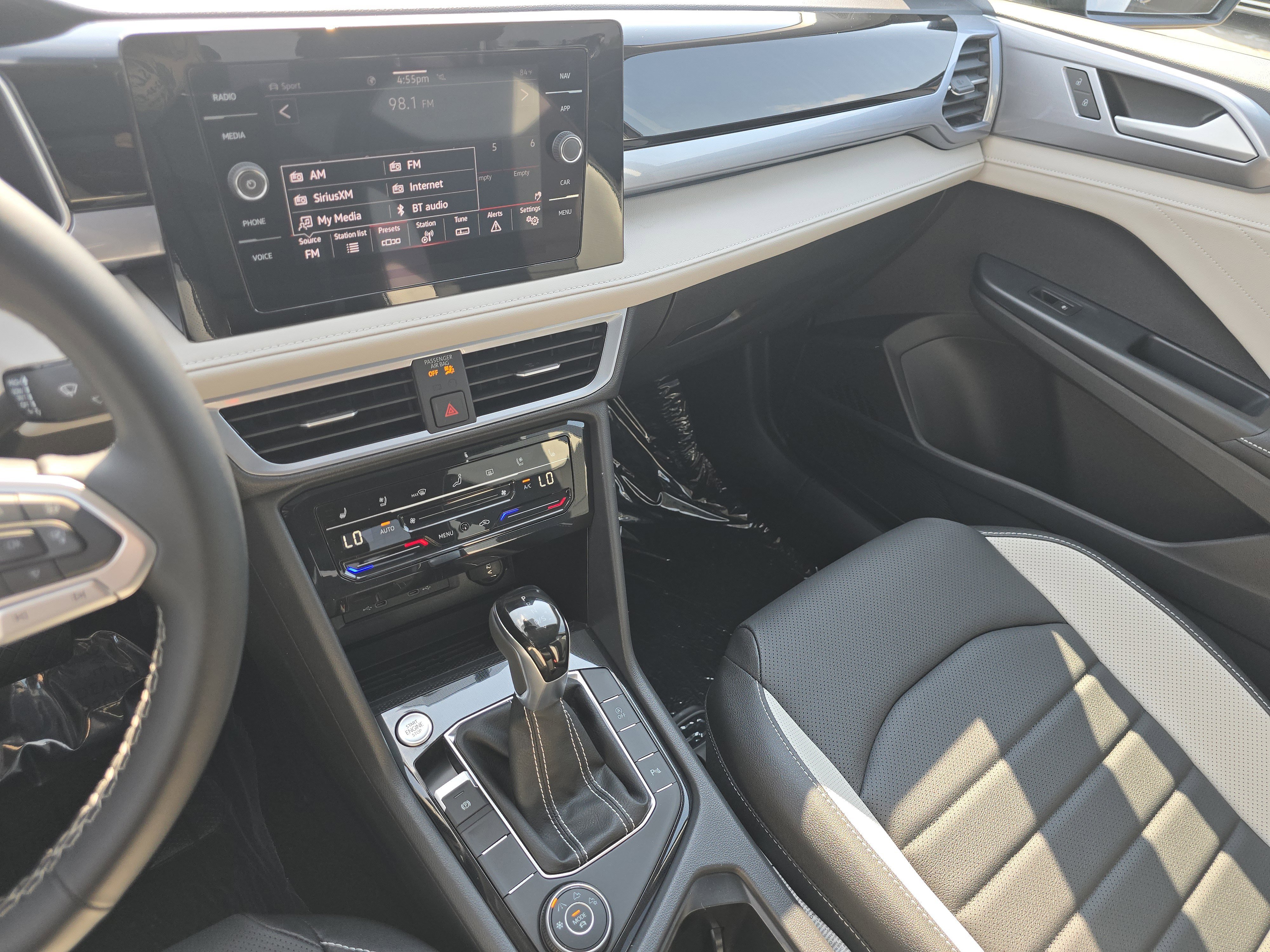 New 2025 Volkswagen Taos SEL image 25