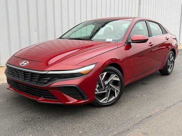 Used 2025 Hyundai Elantra SEL