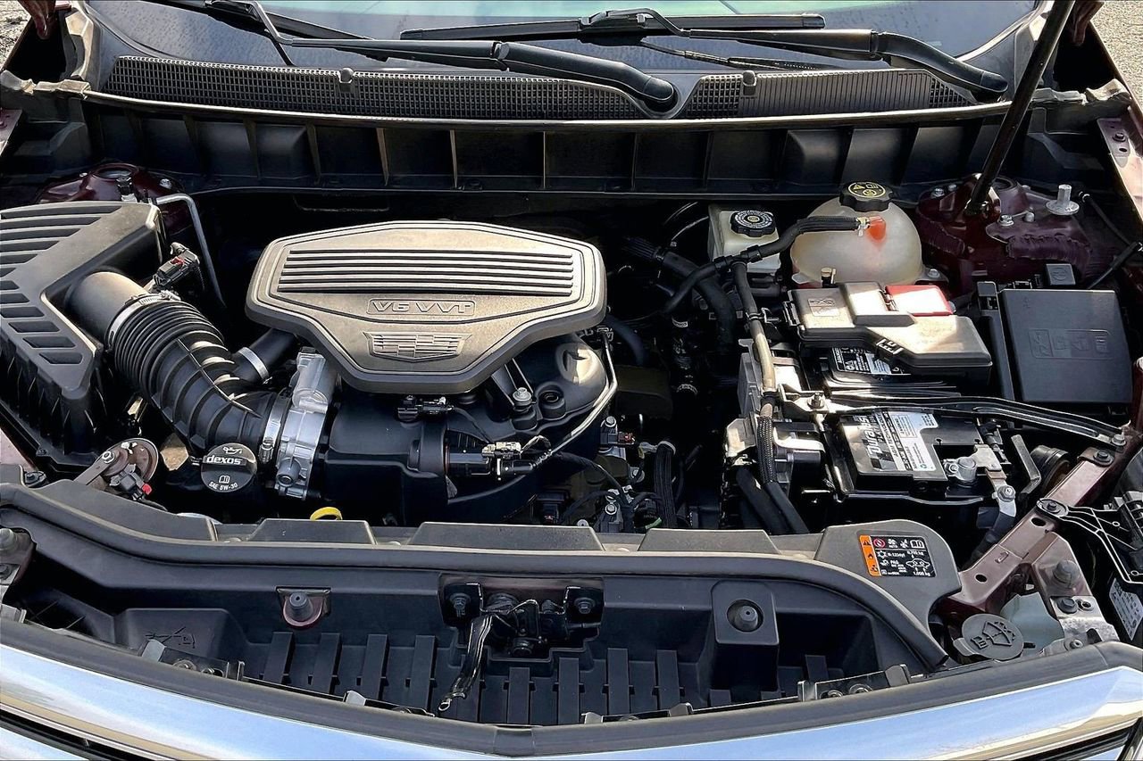 Used 2017 Cadillac XT5 Luxury w/ Driver Awareness Package image 39