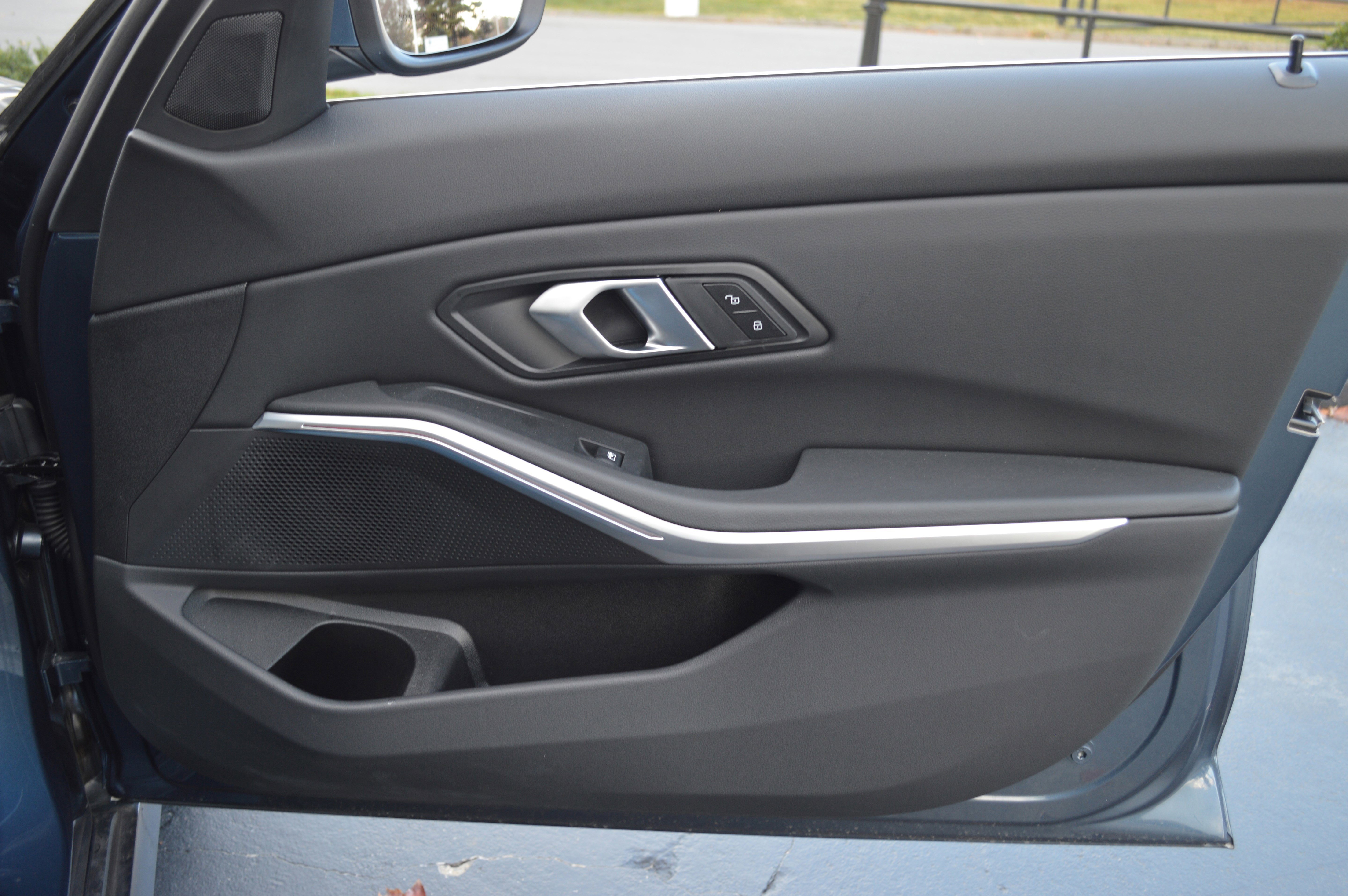 Certified 2025 BMW 330i Sedan w/ Convenience Package RWD image 35