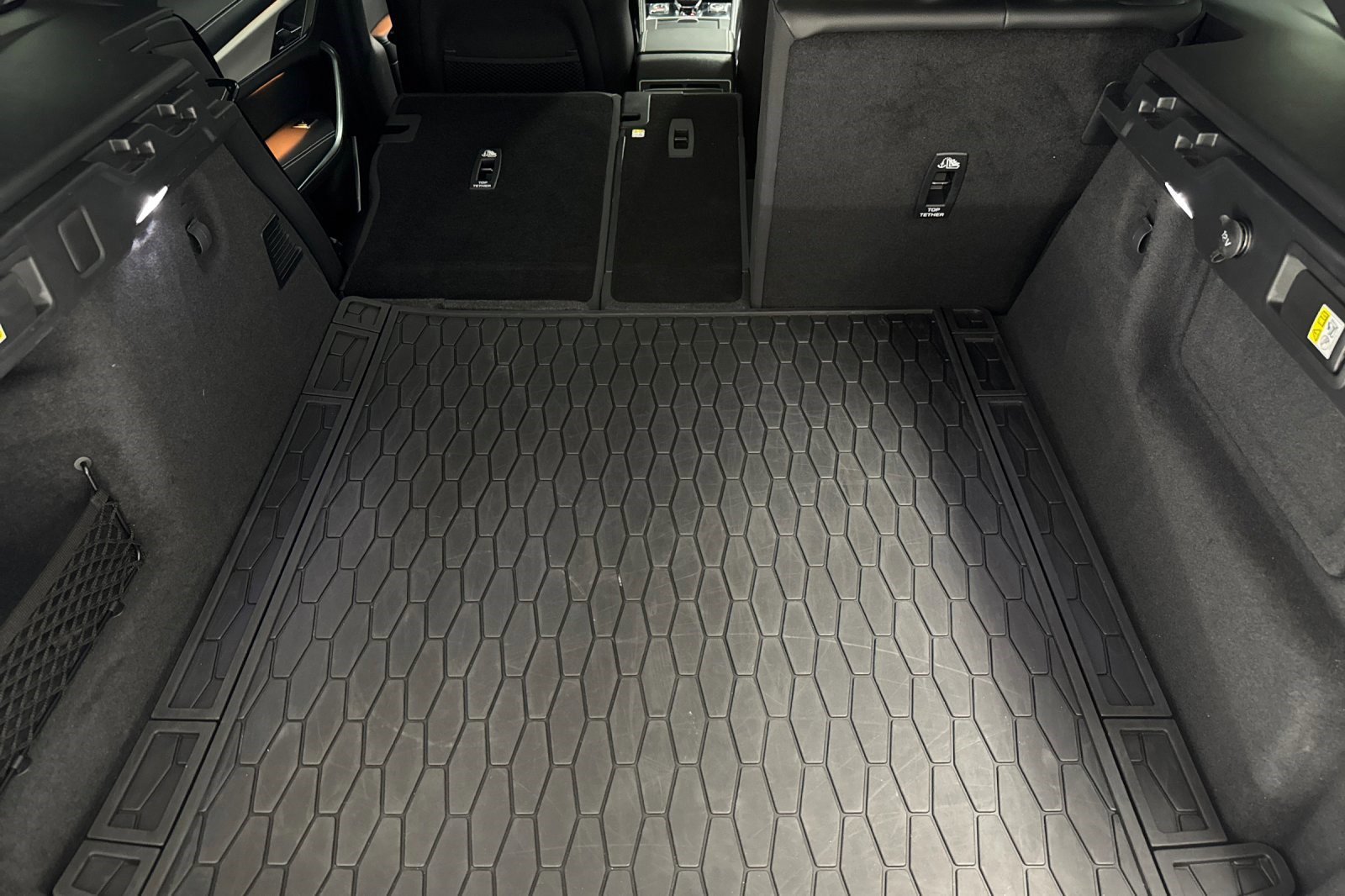 Used 2024 Jaguar F-PACE R-Dynamic S image 34