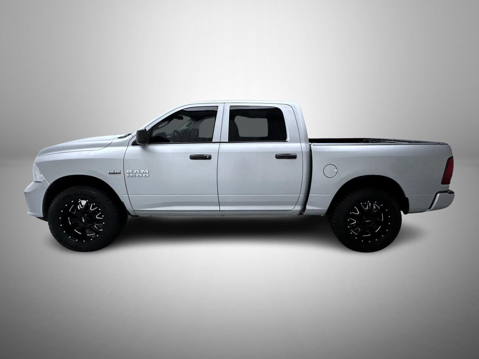 Used 2018 RAM 1500 Express w/ Express Value Package AWD/4WD image 8