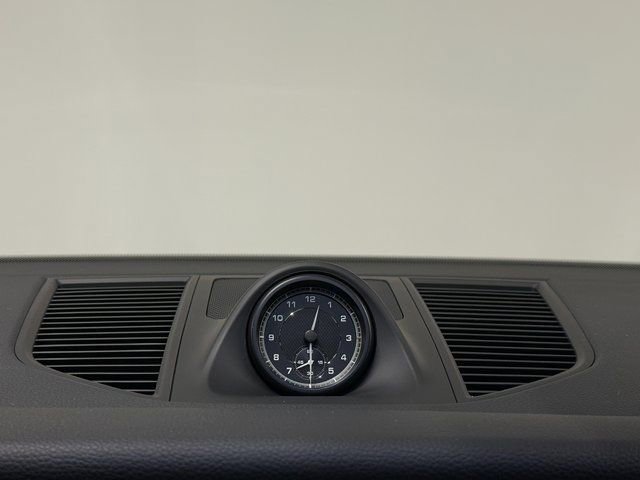 Certified 2025 Porsche Macan AWD/4WD image 18