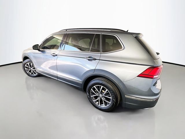Used 2020 Volkswagen Tiguan SE w/ Panoramic Sunroof Package image 5