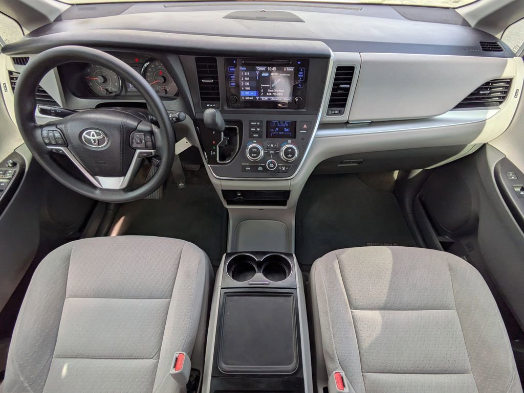Used 2016 Toyota Sienna LE image 16