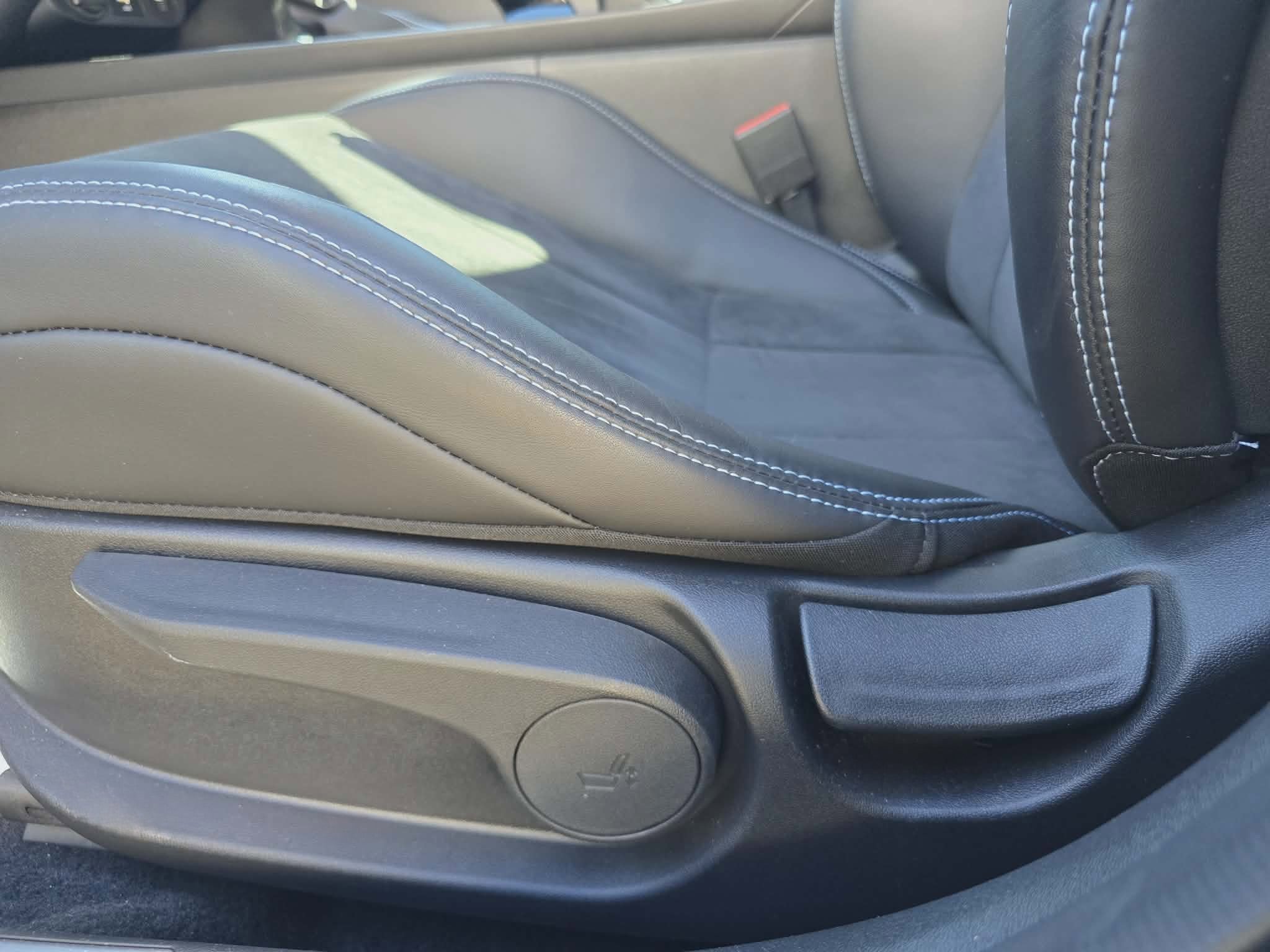 Used 2025 Hyundai Elantra N Base image 13