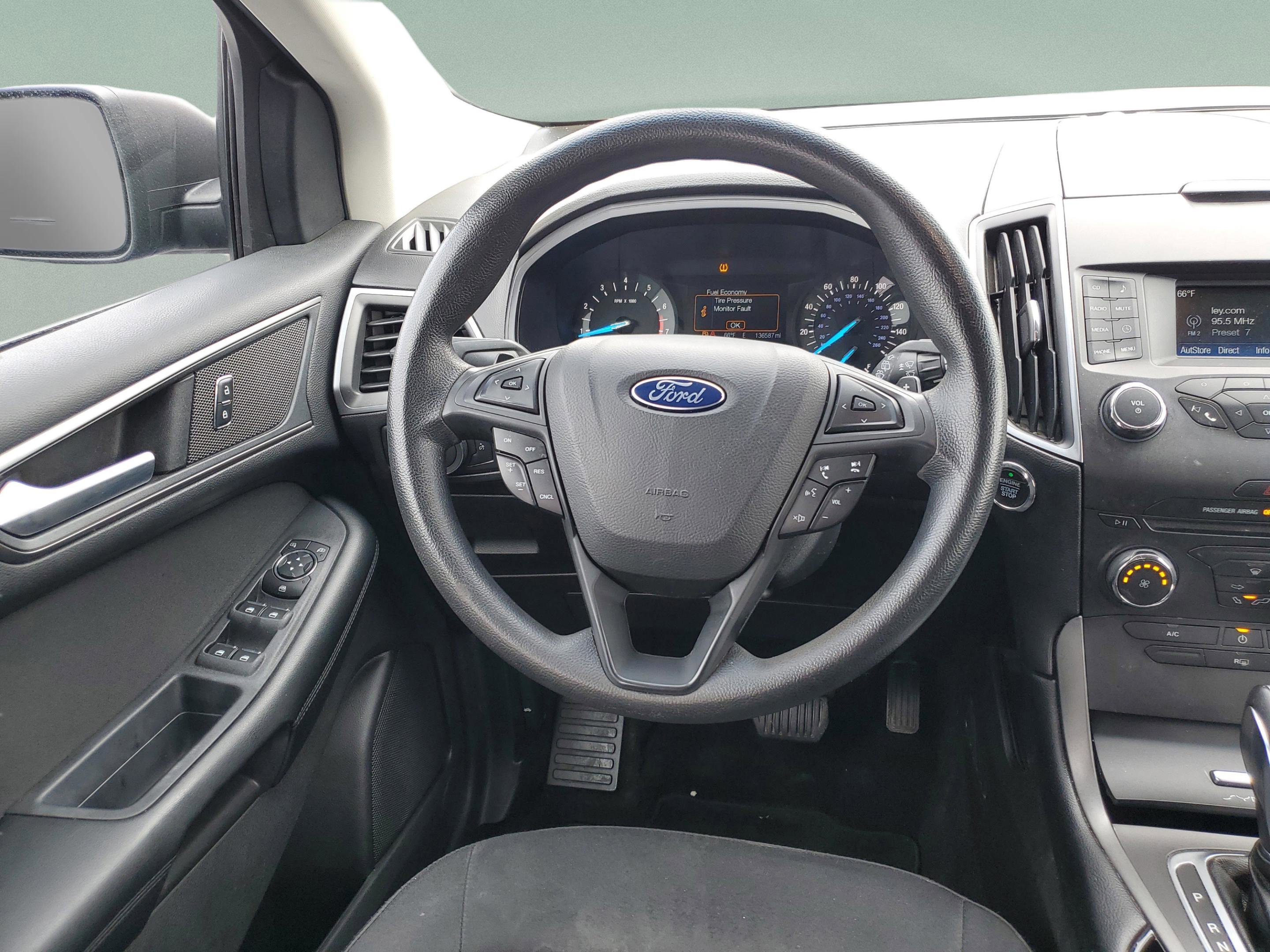 Used 2017 Ford Edge SE image 10