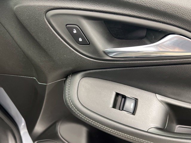 Used 2022 Buick Encore GX Select AWD/4WD image 26