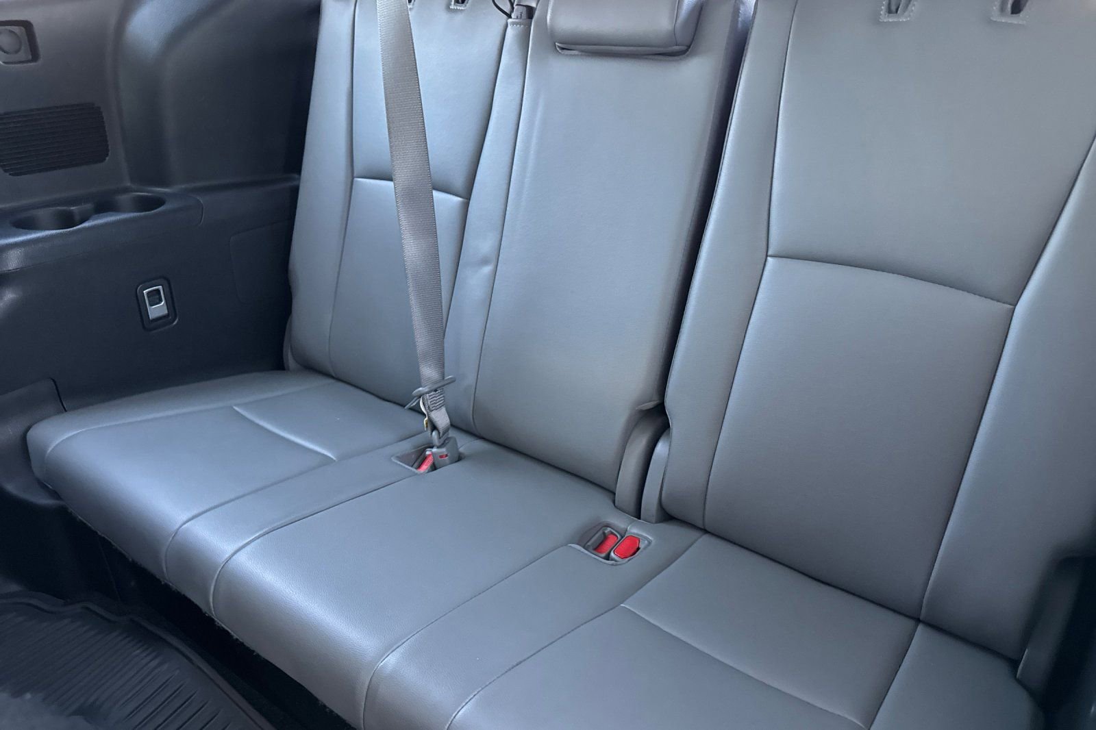 Used 2023 Toyota Highlander XLE image 16