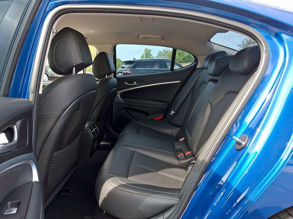 Used 2022 Genesis G70 2.0T image 10