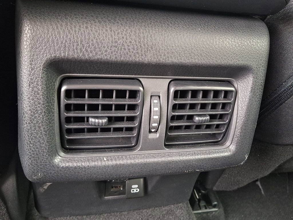 Used 2025 Toyota Camry LE FWD image 11