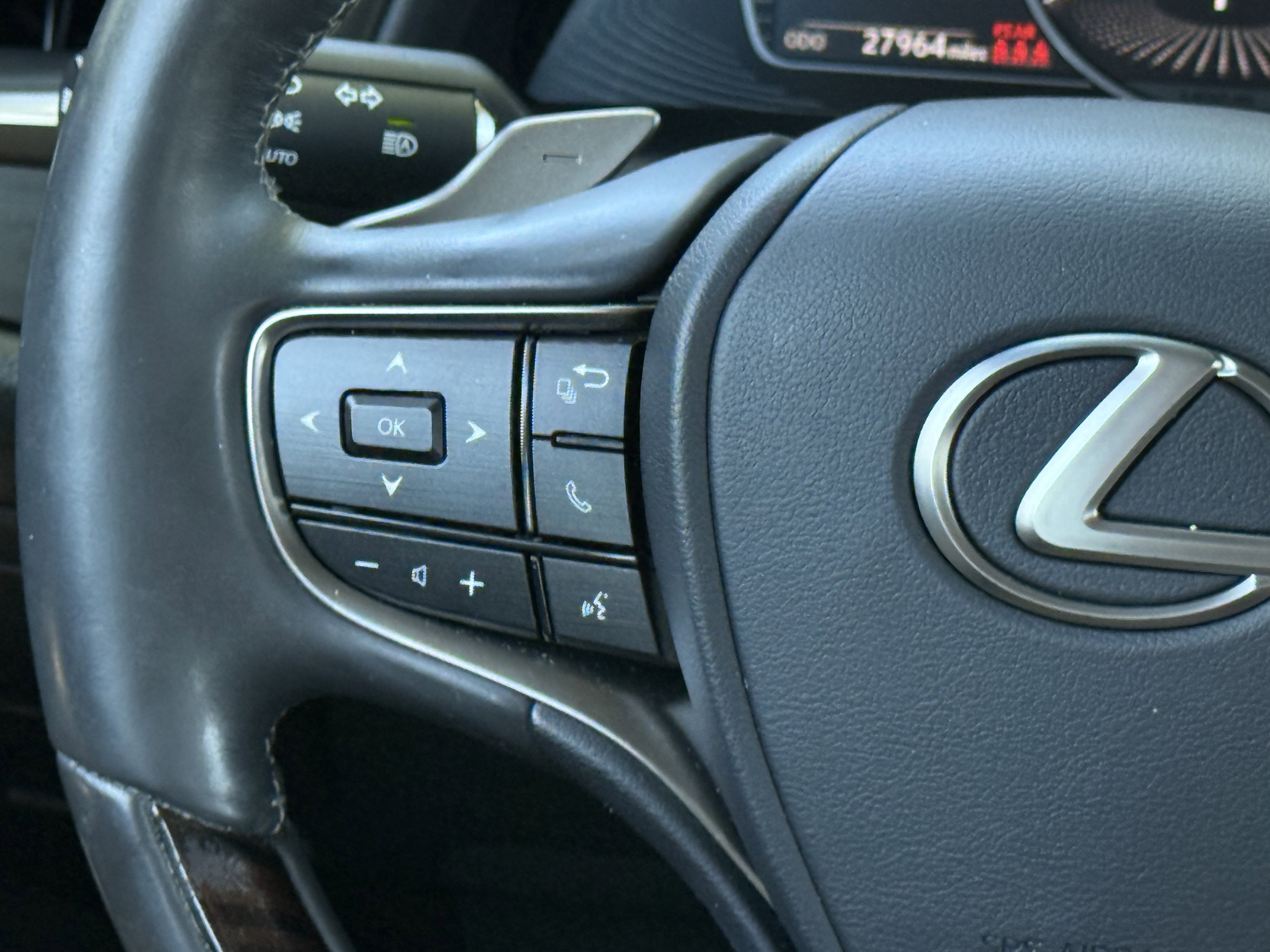 Used 2021 Lexus ES 350 Ultra Luxury w/ Accessory Package 2 FWD image 20