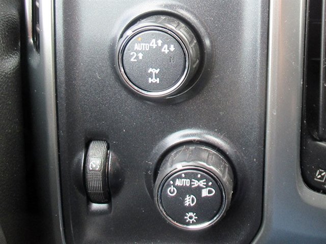 Used 2018 Chevrolet Silverado 1500 LT w/ All Star Edition AWD/4WD image 26