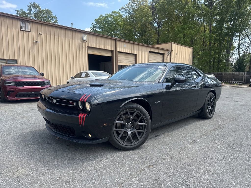 Used 2018 Dodge Challenger R/T image 1