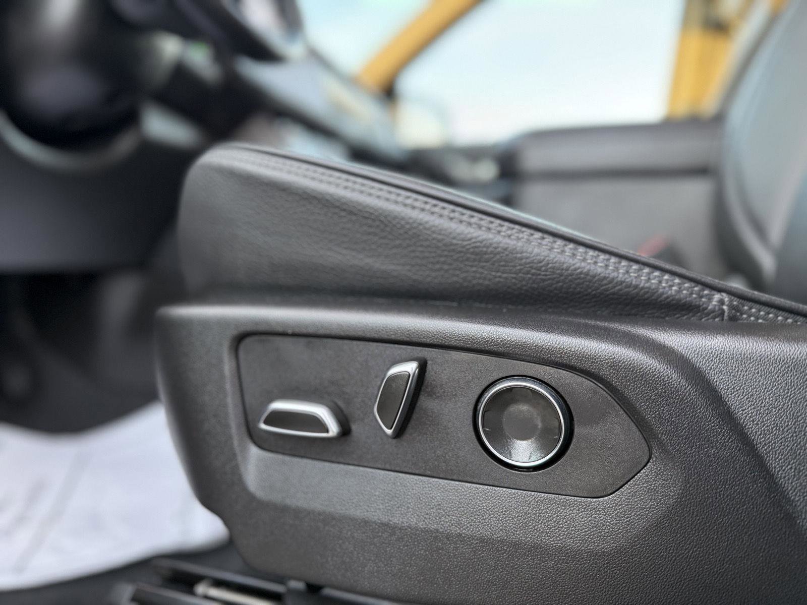 Used 2024 GMC Yukon Denali w/ Denali Reserve Package image 16