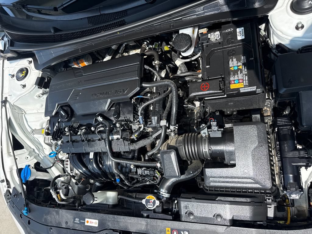 Used 2025 Hyundai Elantra SEL FWD image 36
