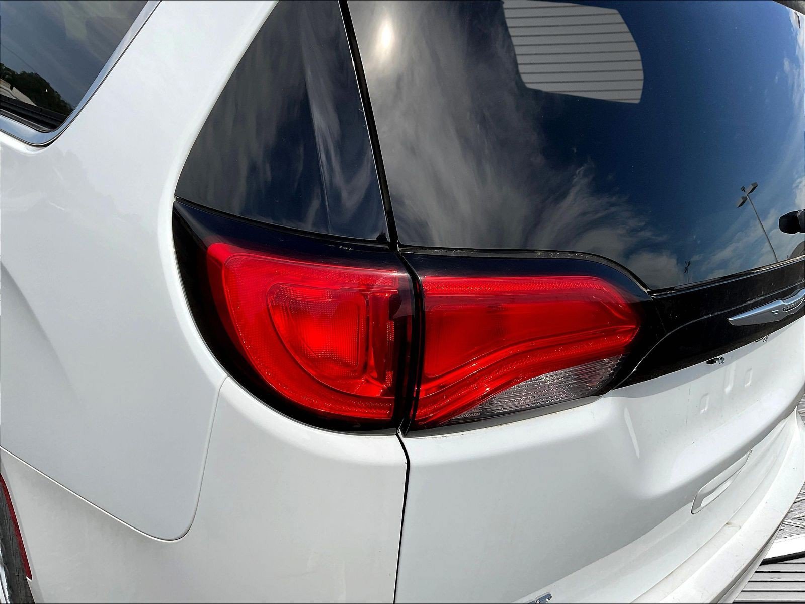 Used 2022 Chrysler Voyager LX FWD image 20
