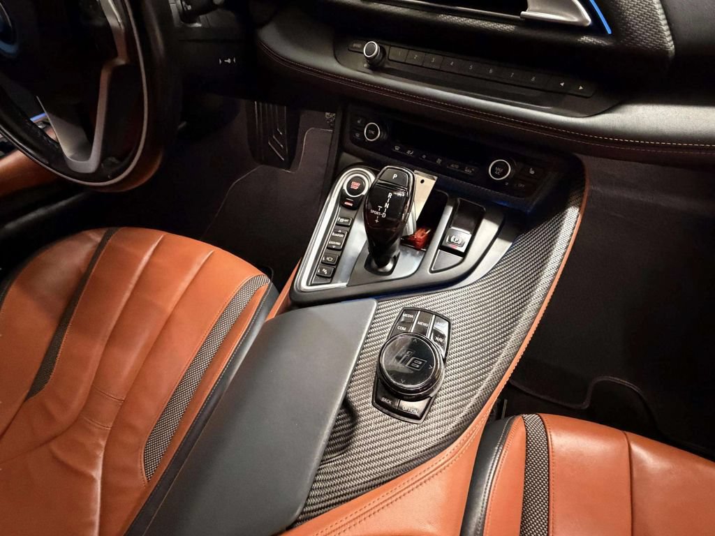 Used 2019 BMW i8 Coupe AWD/4WD image 13