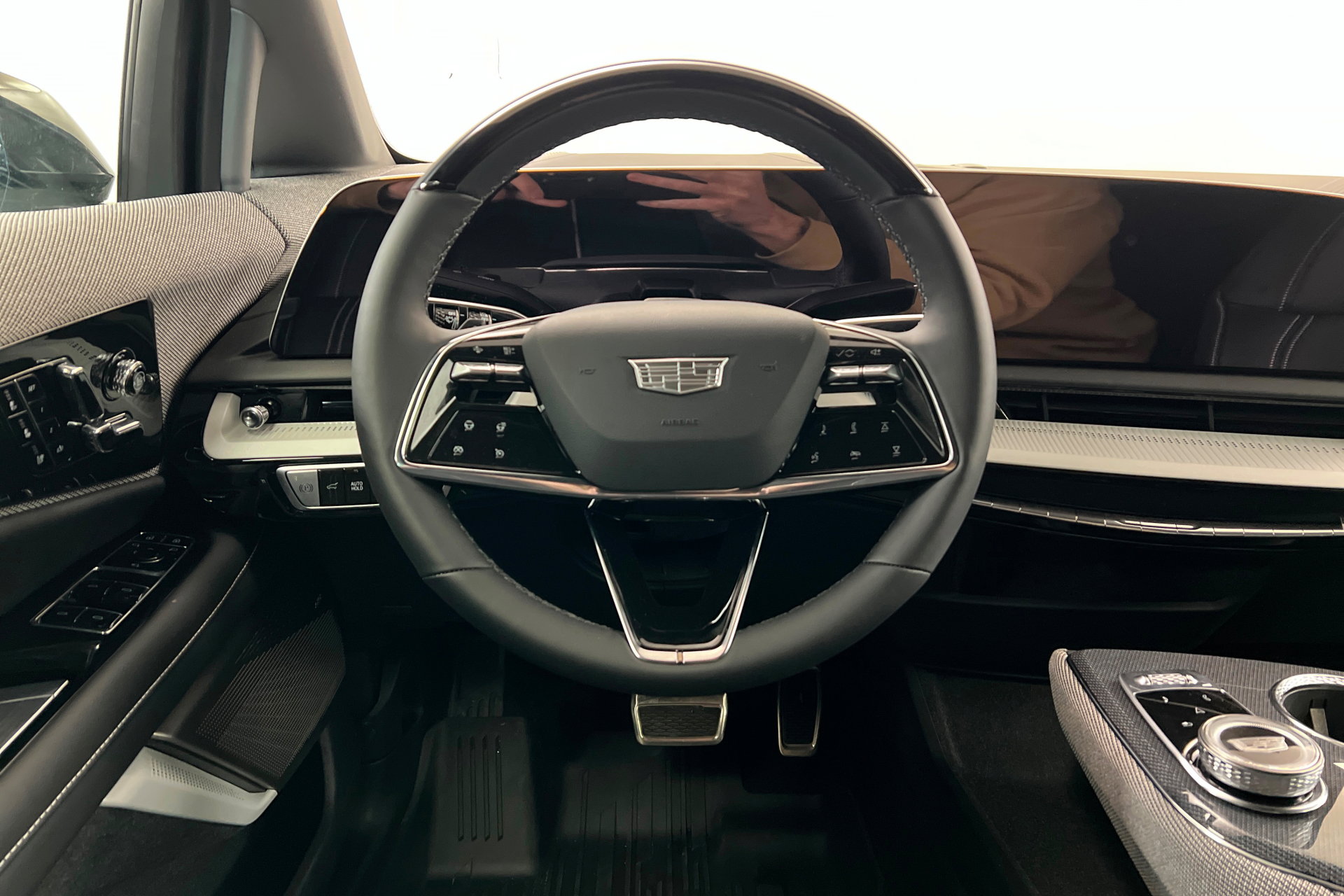 New 2026 Cadillac Optiq Sport 2 w/ LPO, Floor Liner Package AWD/4WD image 13