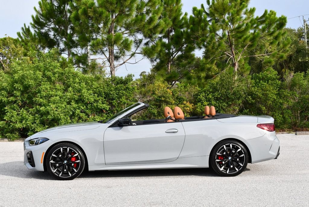 Used 2026 BMW M440i Convertible w/ Premium Package RWD image 32