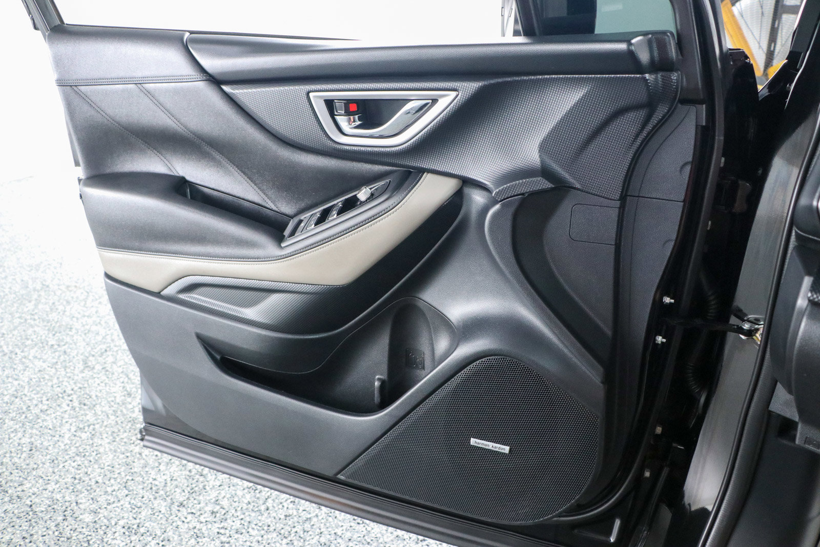 Used 2024 Subaru Forester Limited w/ Convenience Package image 22