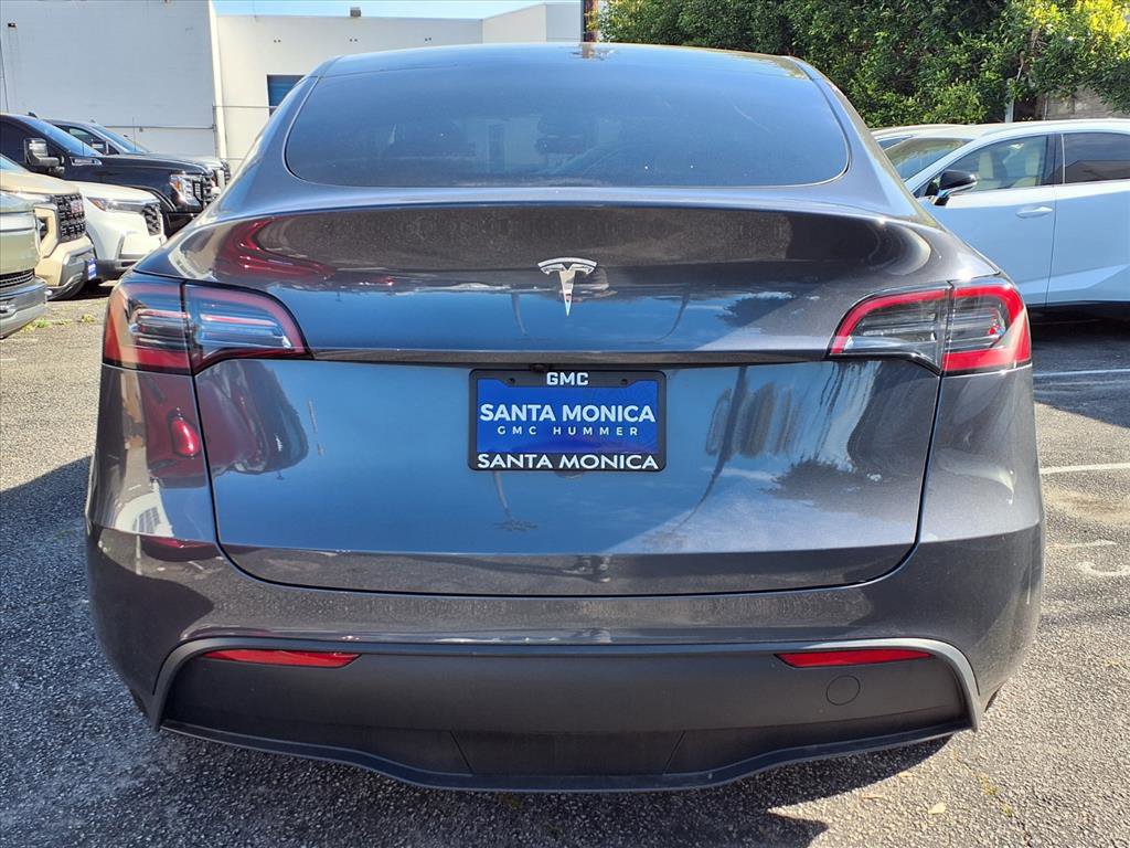 Used 2023 Tesla Model Y 2WD image 10