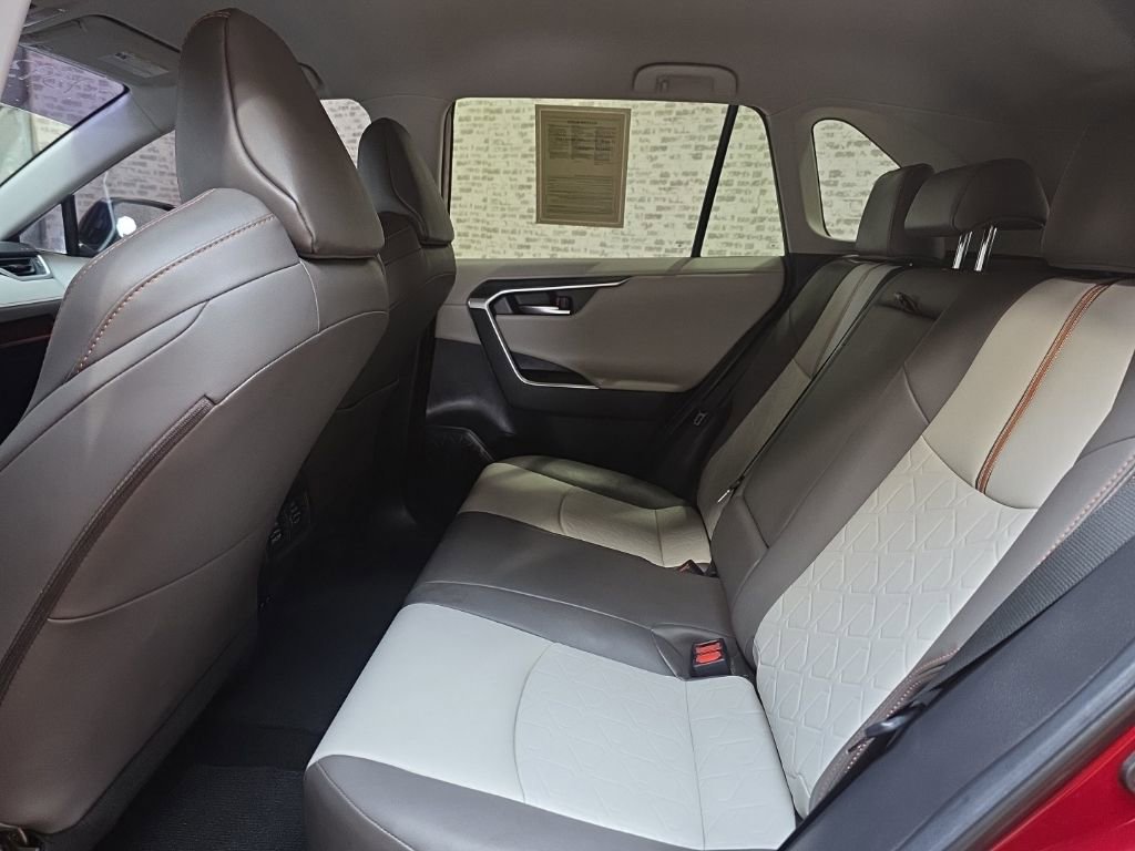 Used 2019 Toyota RAV4 Adventure image 14