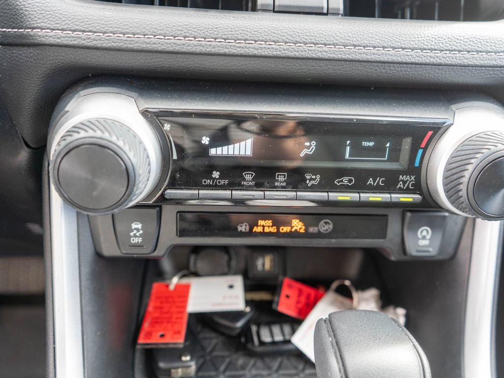 Used 2023 Toyota RAV4 LE AWD/4WD image 21