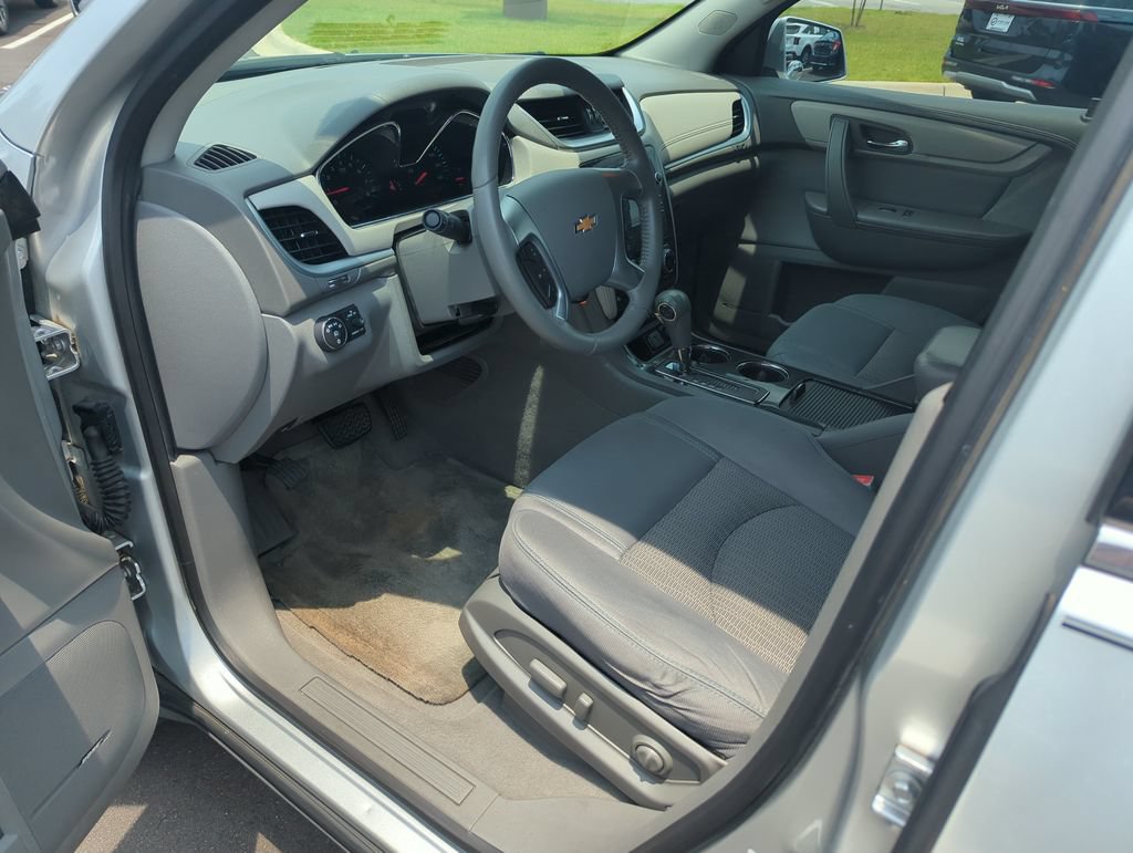 Used 2015 Chevrolet Traverse LT FWD image 11