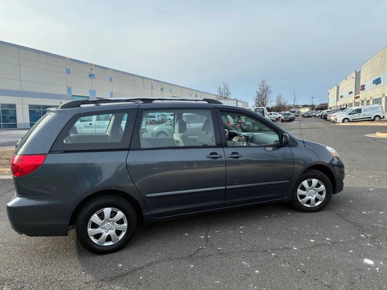 Used 2009 Toyota Sienna CE image 11