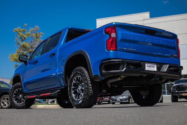 Used 2025 Chevrolet Silverado 1500 ZR2 w/ Technology Package AWD/4WD image 2