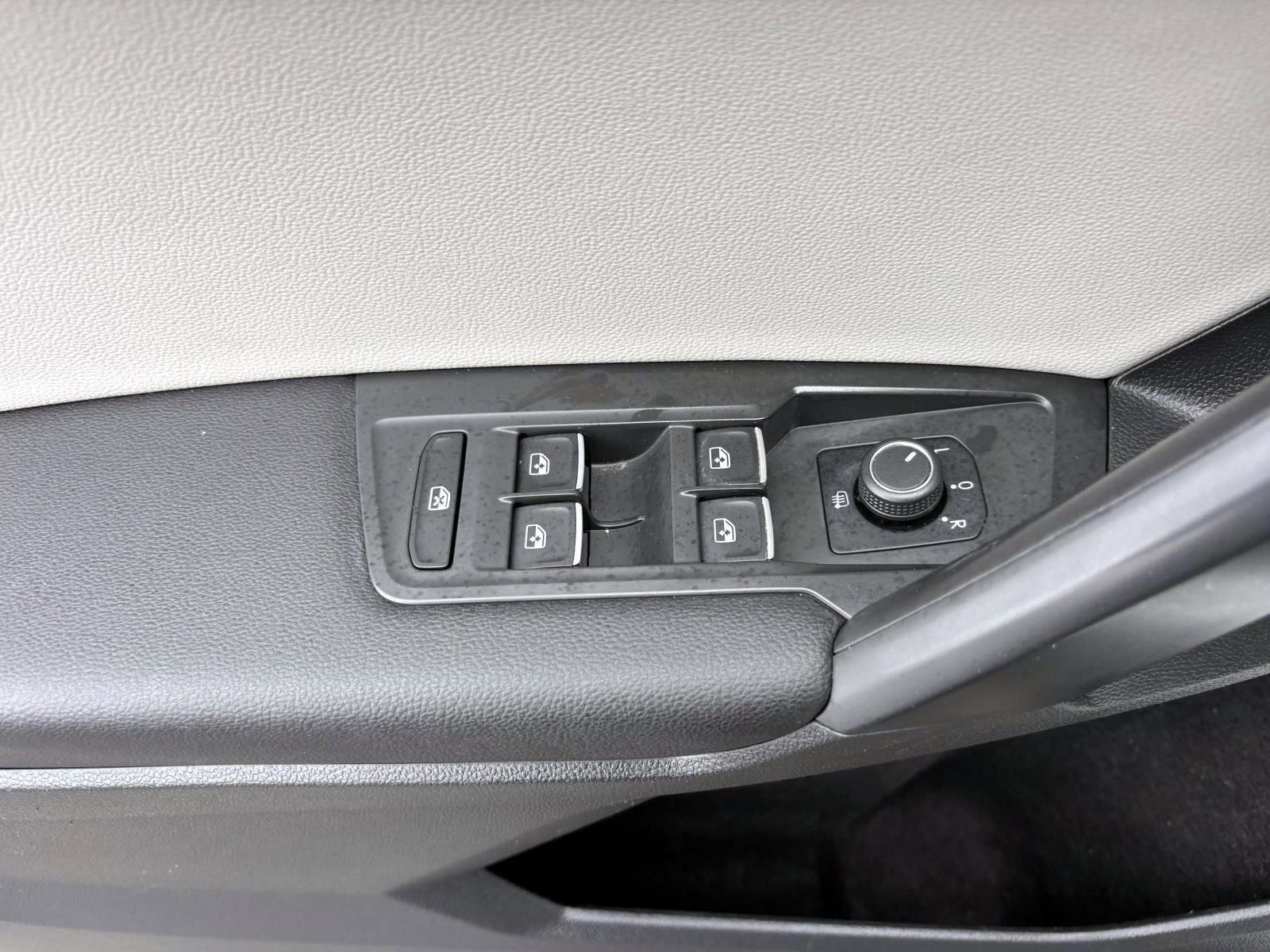 Used 2021 Volkswagen Tiguan SEL image 13