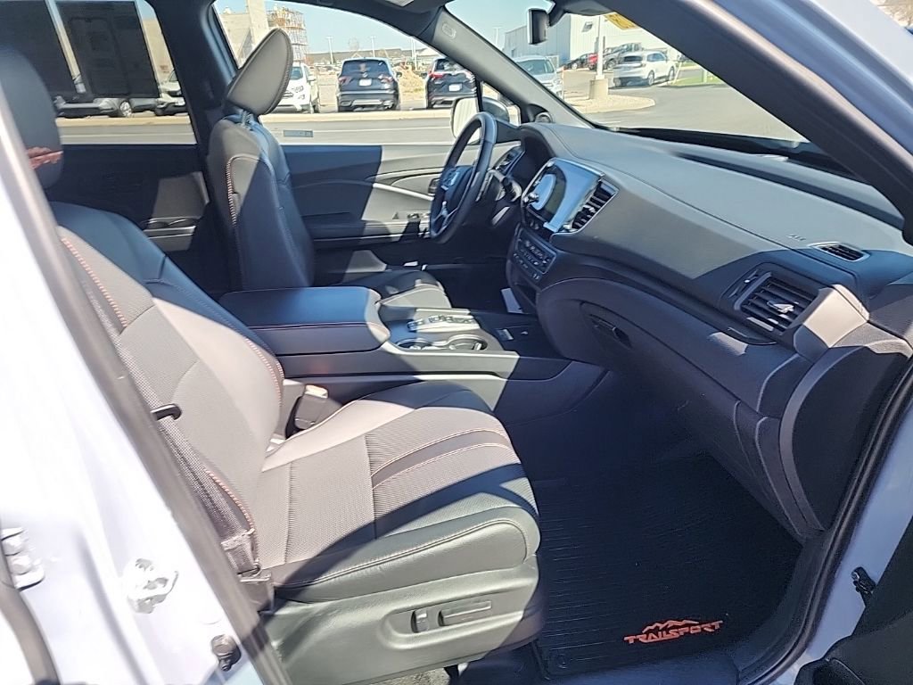 Certified 2024 Honda Passport TrailSport image 33