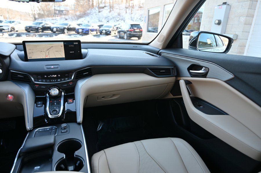 Used 2025 Acura TLX w/ Technology Package image 14