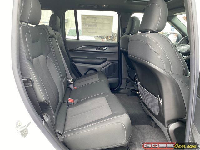 New 2025 Jeep Grand Cherokee Laredo X w/ Luxury Tech Group I image 7