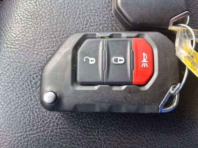 Used 2024 Jeep Wrangler Unlimited image 13