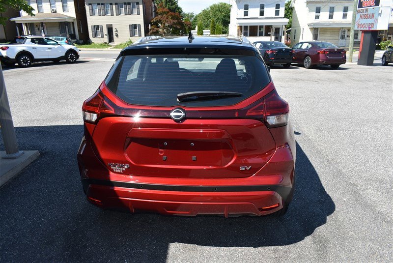Used 2024 Nissan Kicks SV w/ Interior Electronics Package FWD image 5