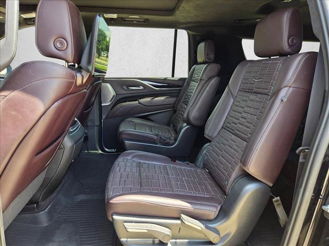 Used 2022 Cadillac Escalade ESV Sport Platinum w/ LPO, ONYX Package AWD/4WD image 20