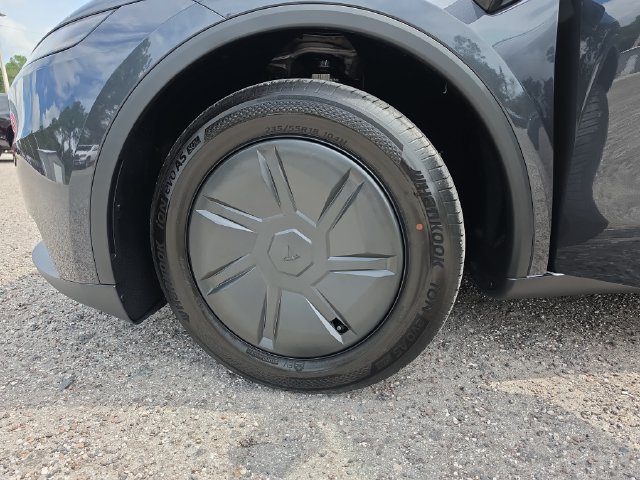 Used 2026 Tesla Model Y 2WD image 24